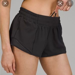 Lululemon Hotty Hot Short 2.5”